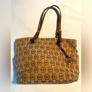 Michael Kors Women's Medium East West Shoulder Tote Bag Circle Monogram Tan GUC